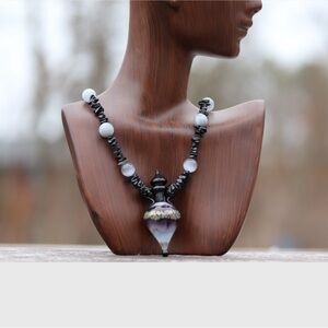 Elegant Black and White Beaded Necklace